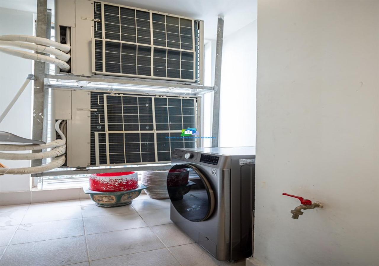 Service Luxury In Vinhomes Landmark Zone Apartment