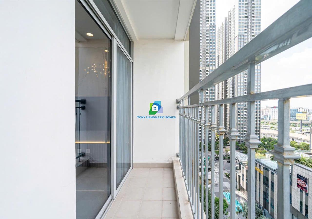 Service Luxury In Vinhomes Landmark Zone Apartment Ho Chi Minh City
