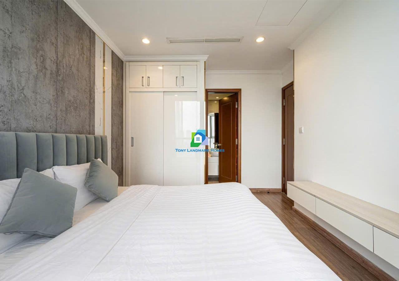 Service Luxury In Vinhomes Landmark Zone * Ho Chi Minh City