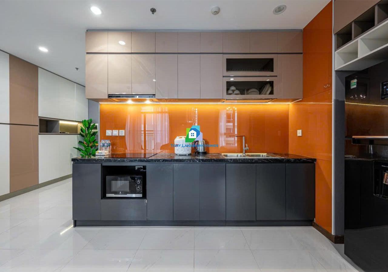 Service Luxury In Vinhomes Landmark Zone Apartment *