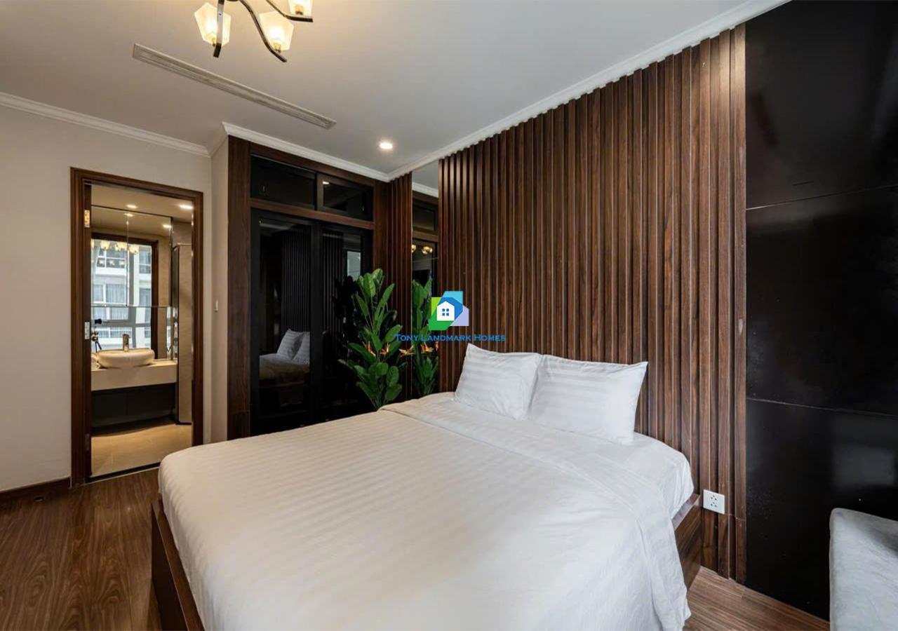 Apartment Service Luxury In Vinhomes Landmark Zone *
