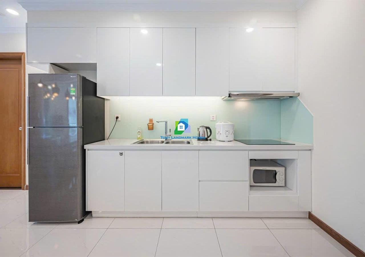 Service Luxury In Vinhomes Landmark Zone Apartment