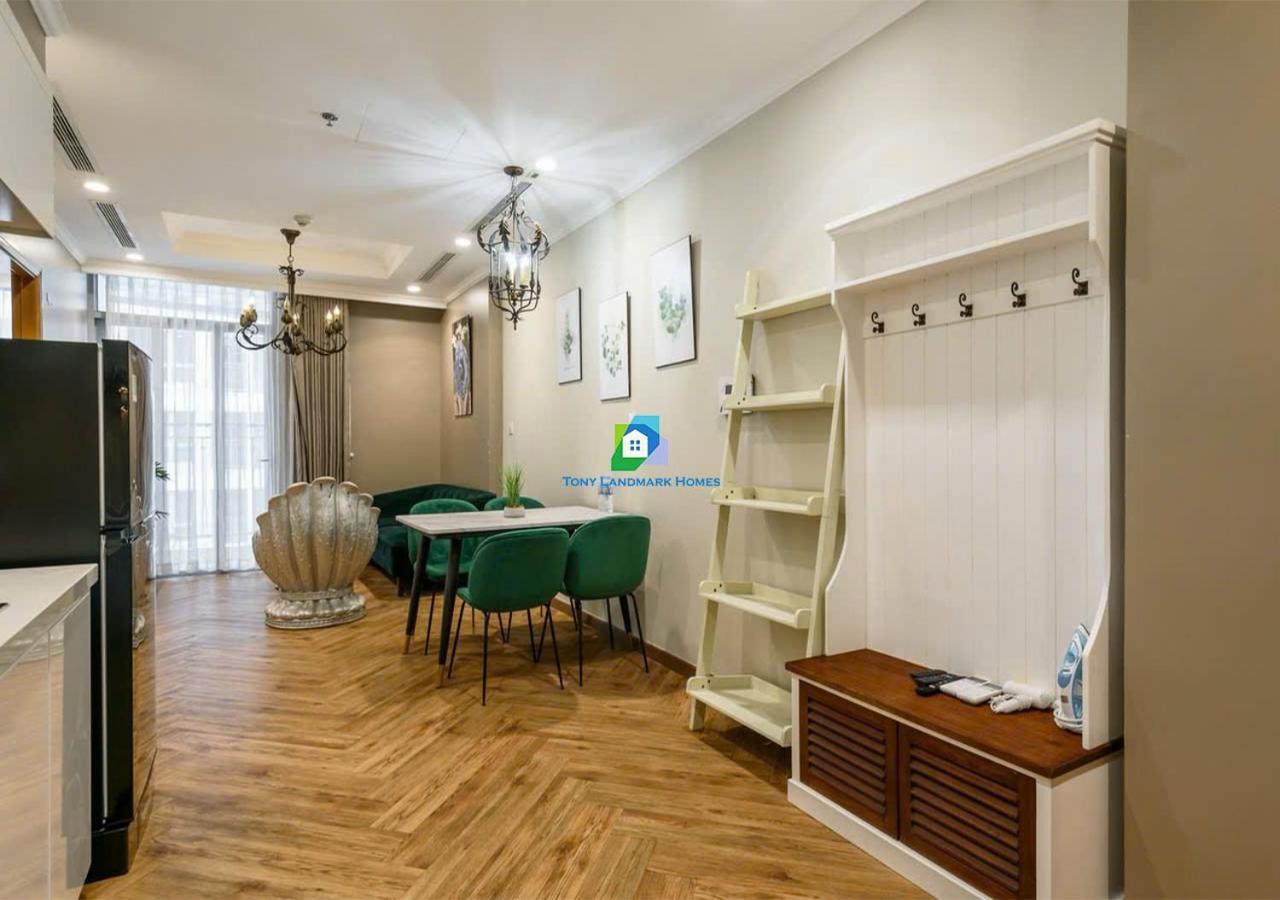Apartment Service Luxury In Vinhomes Landmark Zone *